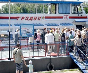 Сезон в Бресте открыл теплоход «Гродно»